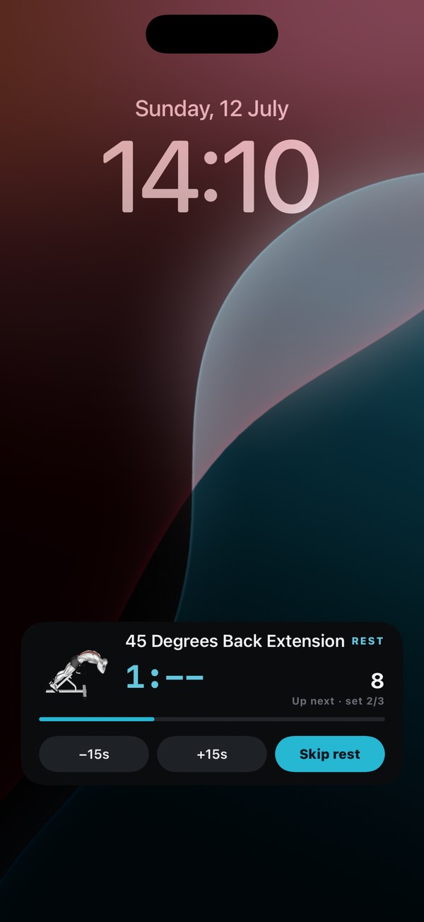 Musklr rest timer on the iPhone Lock Screen with minus 15 seconds, plus 15 seconds and Skip controls.