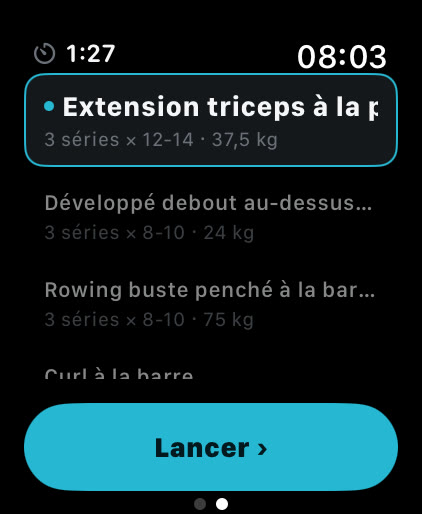Liste des exercices Musklr sur Apple Watch entre deux exercices : Extension triceps à la poulie haute avec poignée en V sélectionnée, 3 séries de 12 à 14 à 37,5 kg, avec un bouton Lancer